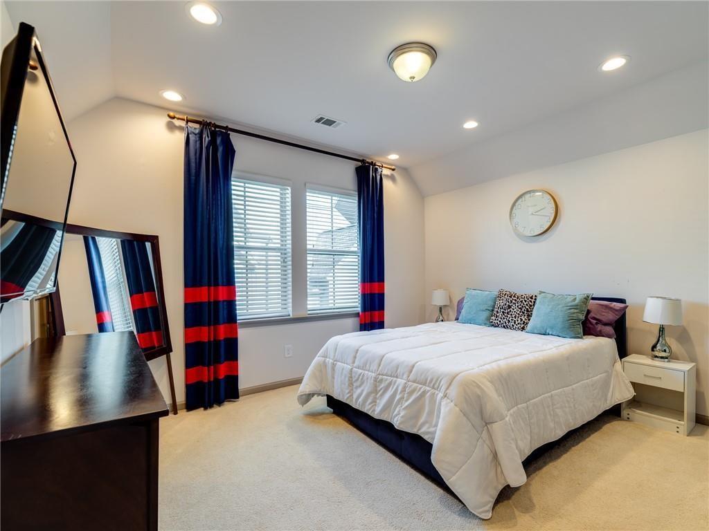 228 DELLWOOD Drive SE