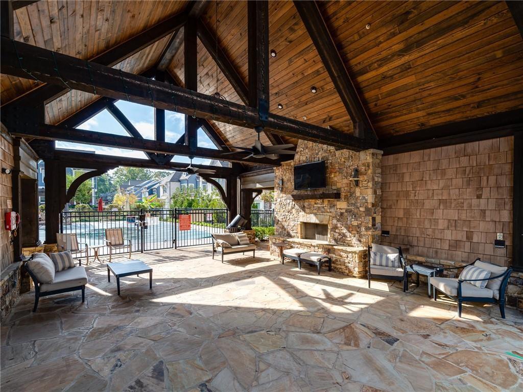 228 DELLWOOD Drive SE