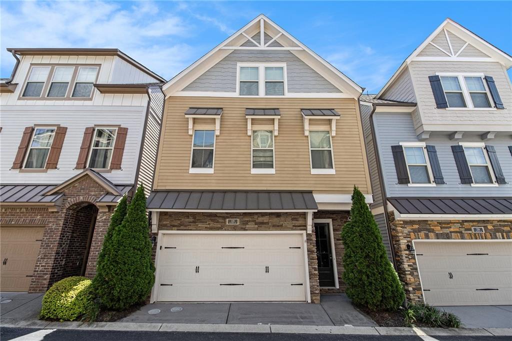 228 DELLWOOD Drive SE