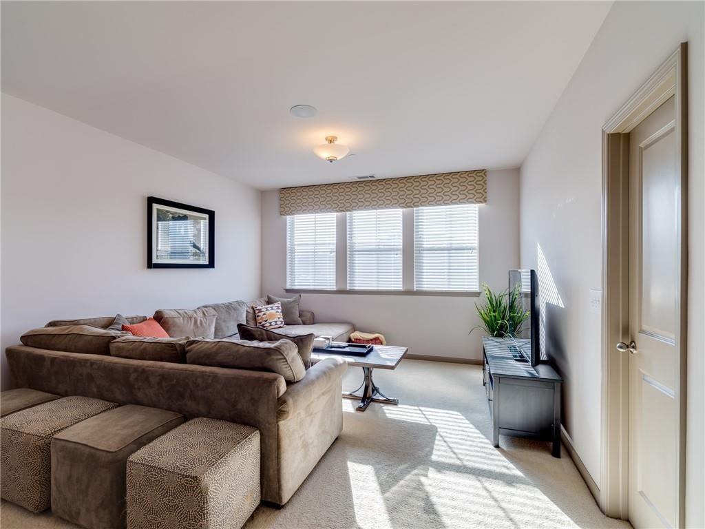228 DELLWOOD Drive SE