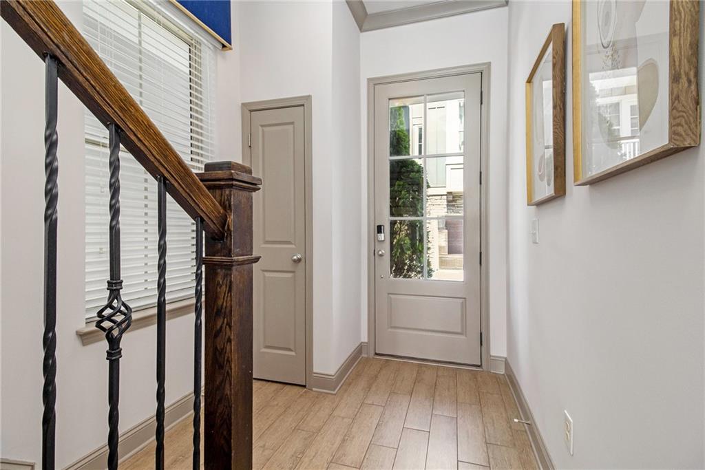 228 DELLWOOD Drive SE