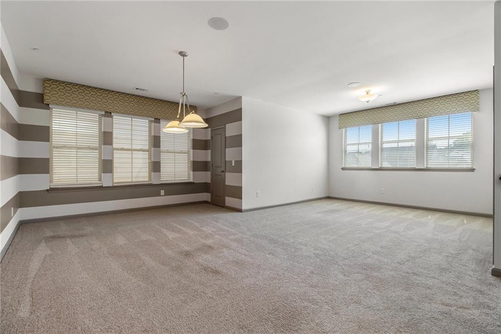 228 DELLWOOD Drive SE