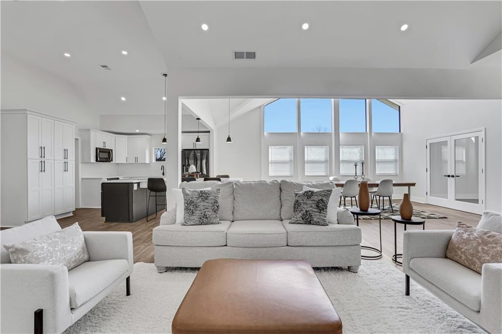 1365 Oakhaven Drive