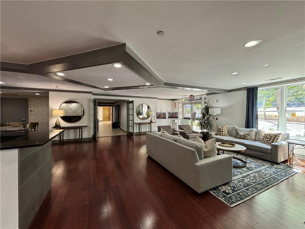 1101 Juniper Street NE Unit 808
