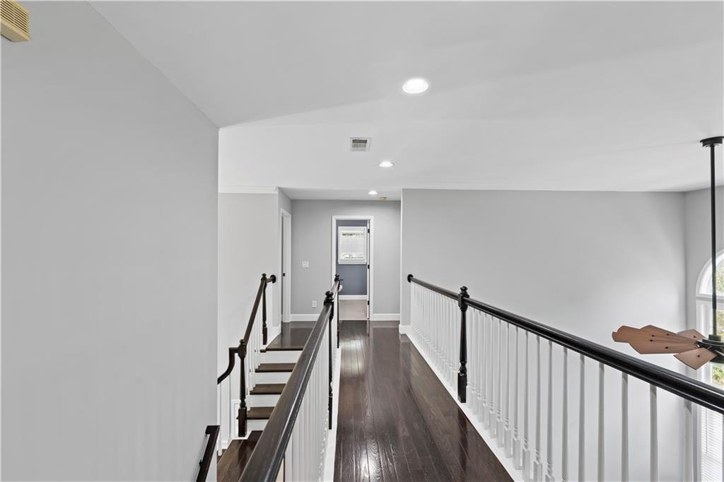 141 Ennisbrook Drive SE