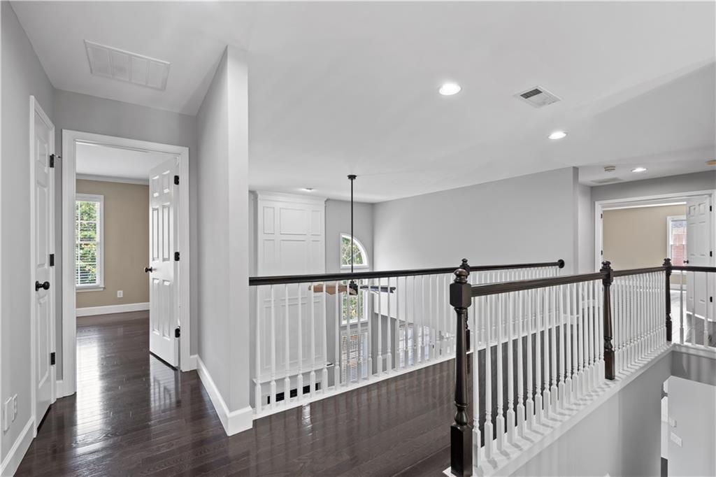 141 Ennisbrook Drive SE