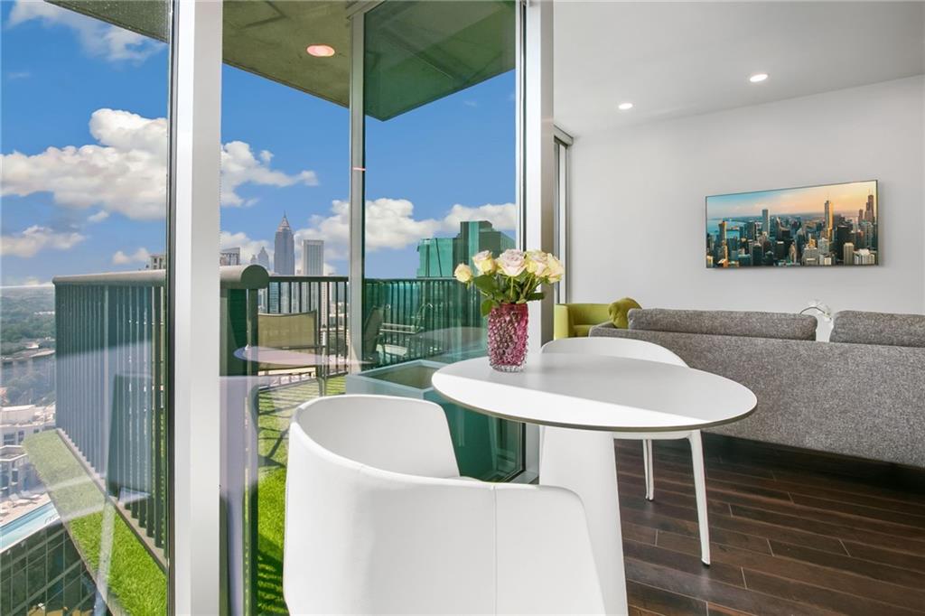 1080 Peachtree Street NE Unit 2907