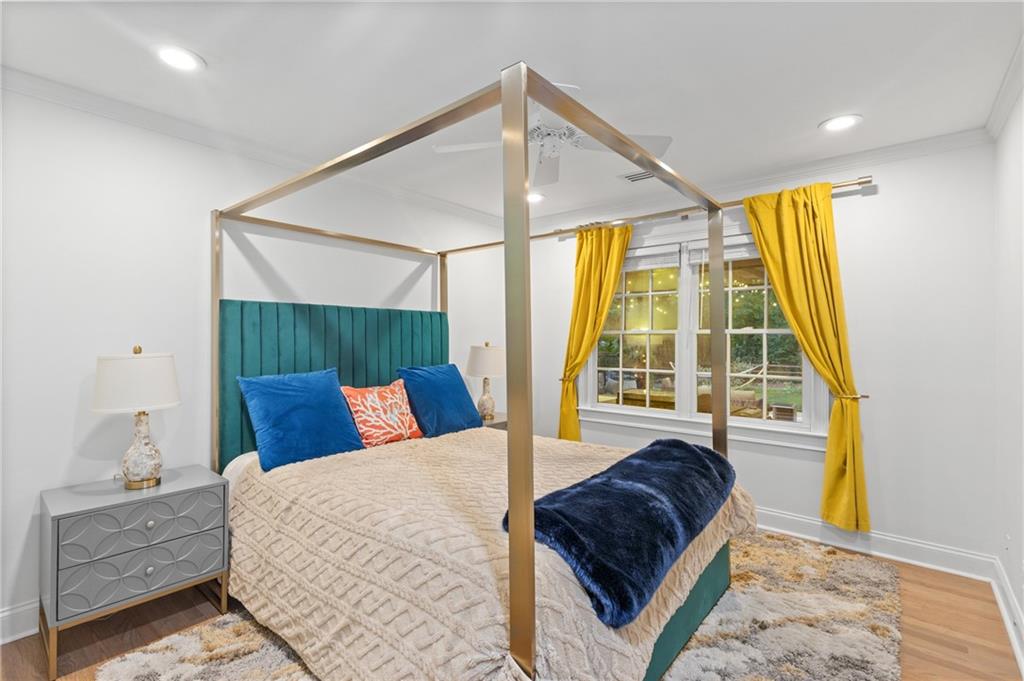 1905 Gainsborough Drive