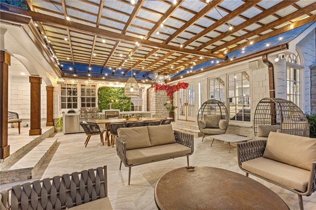 1905 Gainsborough Drive