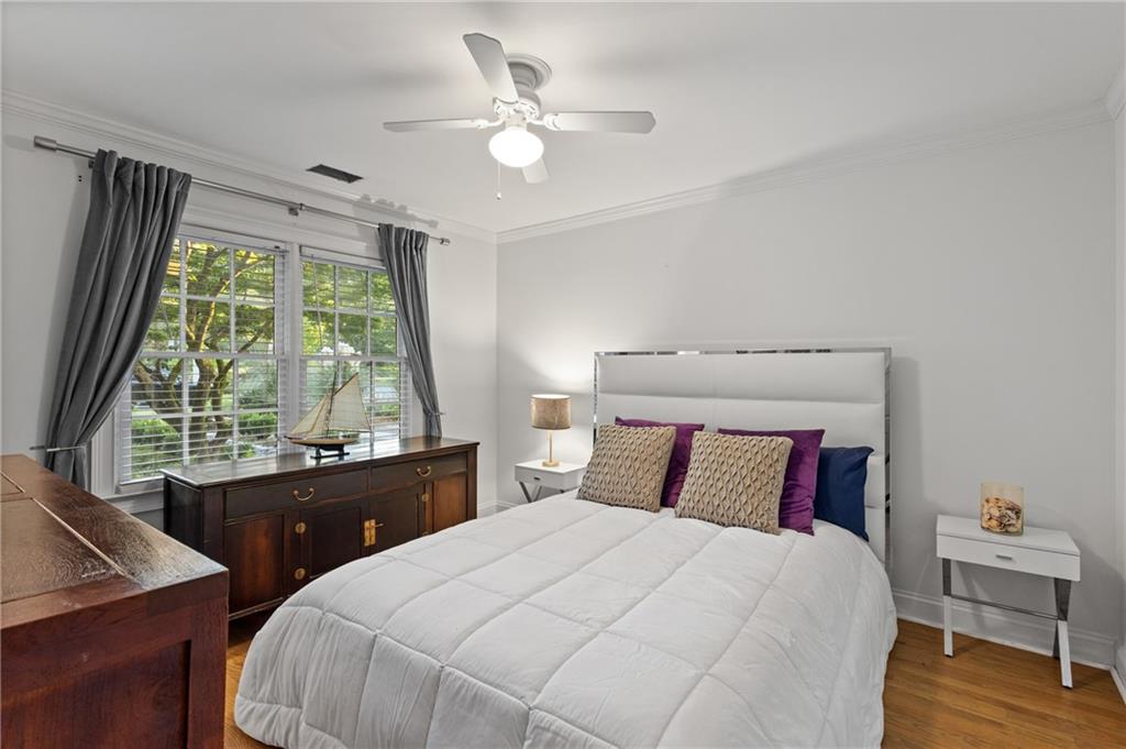 1905 Gainsborough Drive