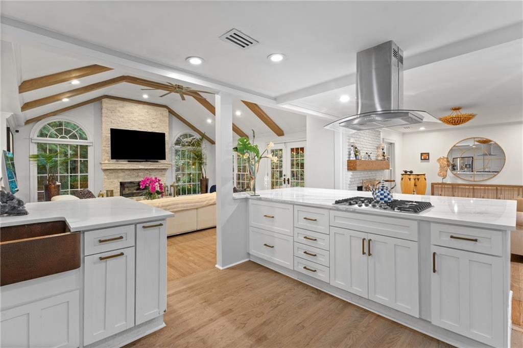 1905 Gainsborough Drive