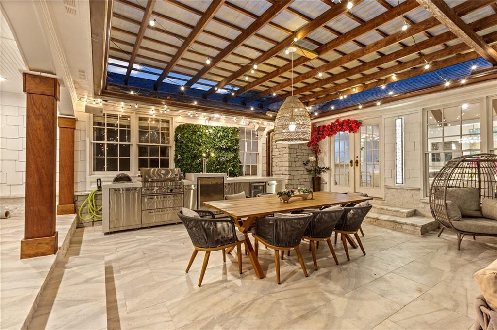 1905 Gainsborough Drive