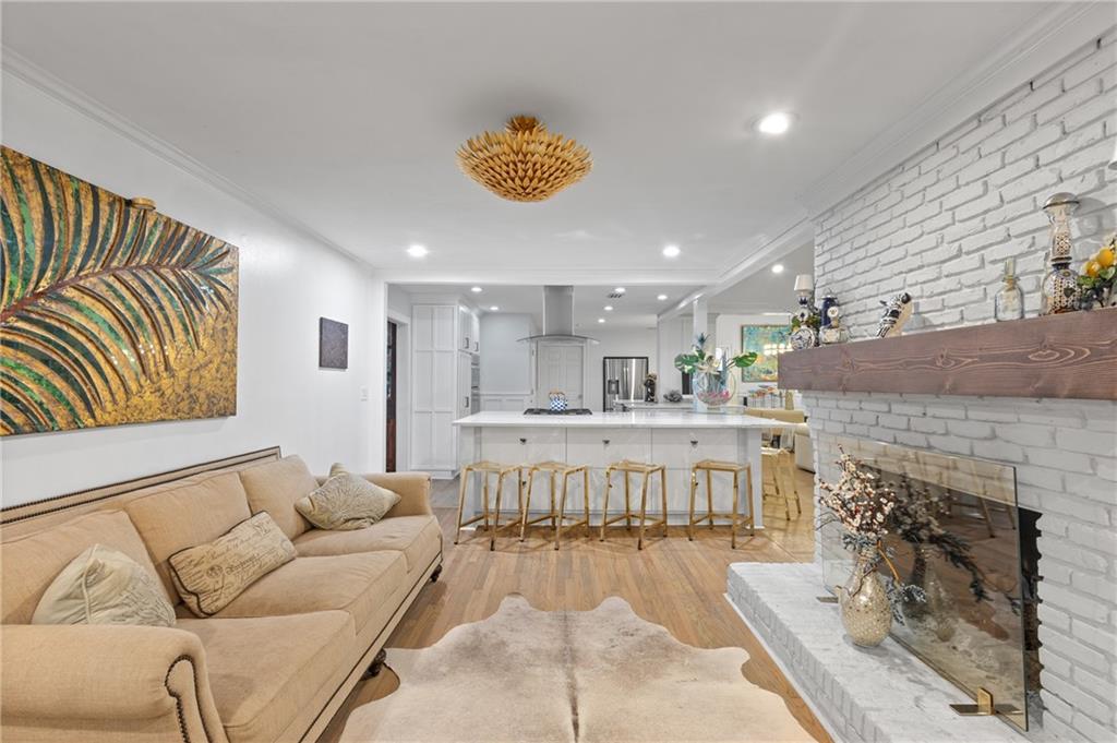 1905 Gainsborough Drive