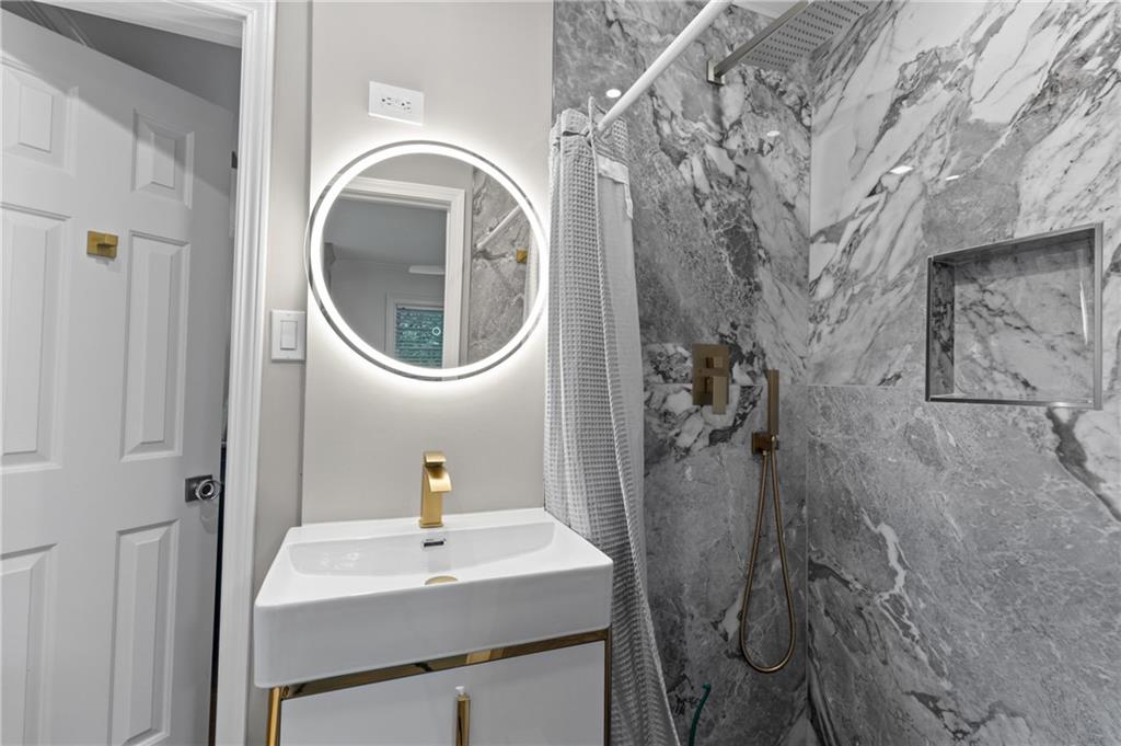 1905 Gainsborough Drive