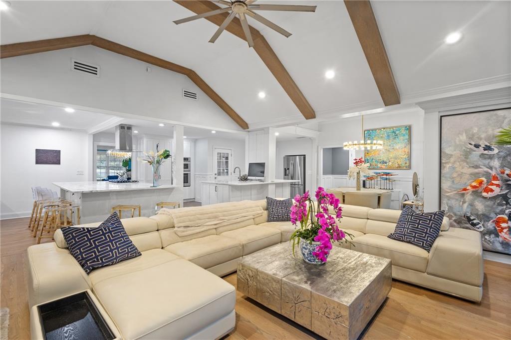 1905 Gainsborough Drive