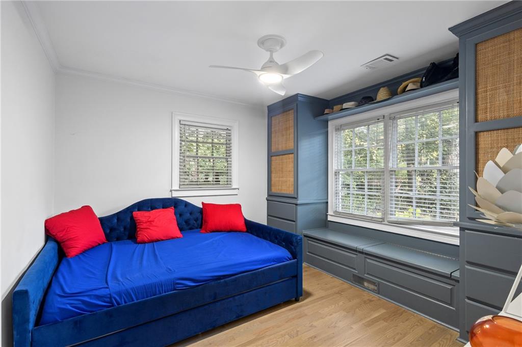 1905 Gainsborough Drive