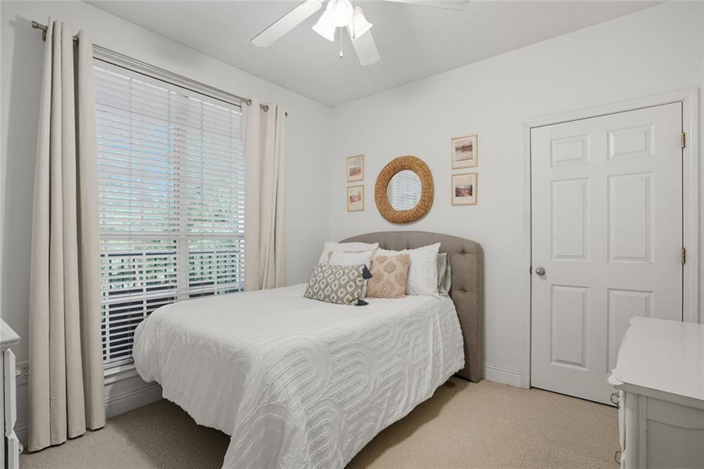 2306 Stratford Commons