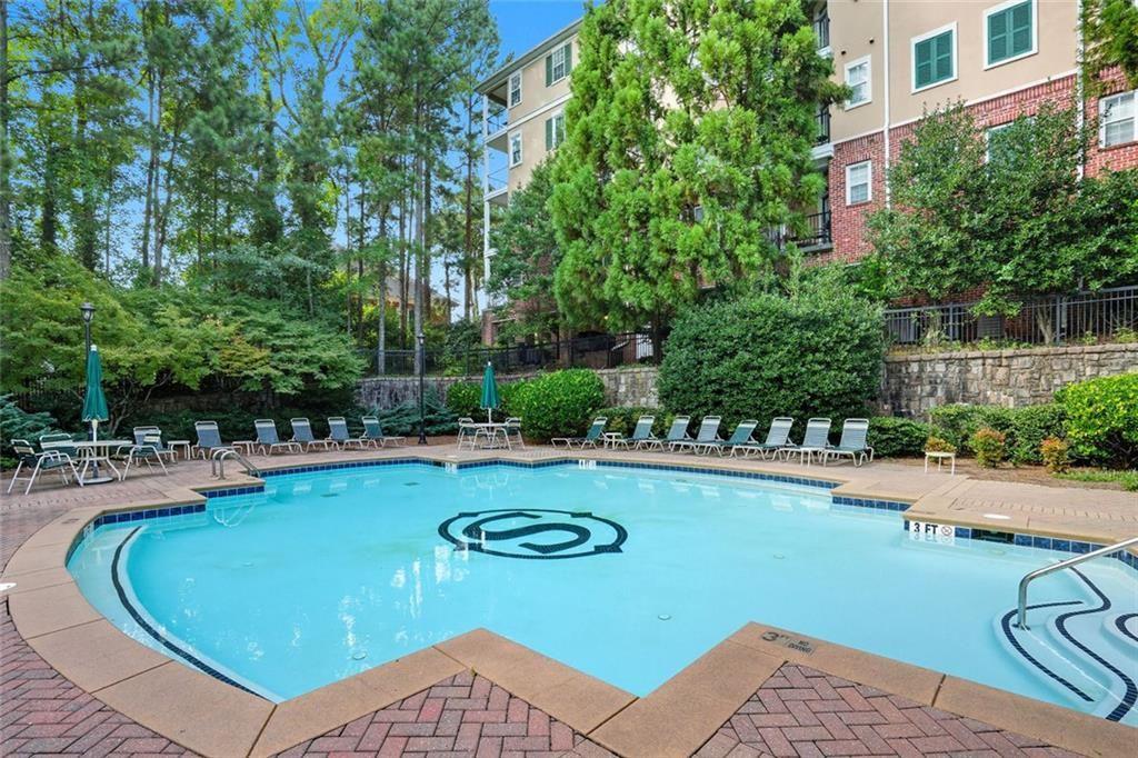 2306 Stratford Commons