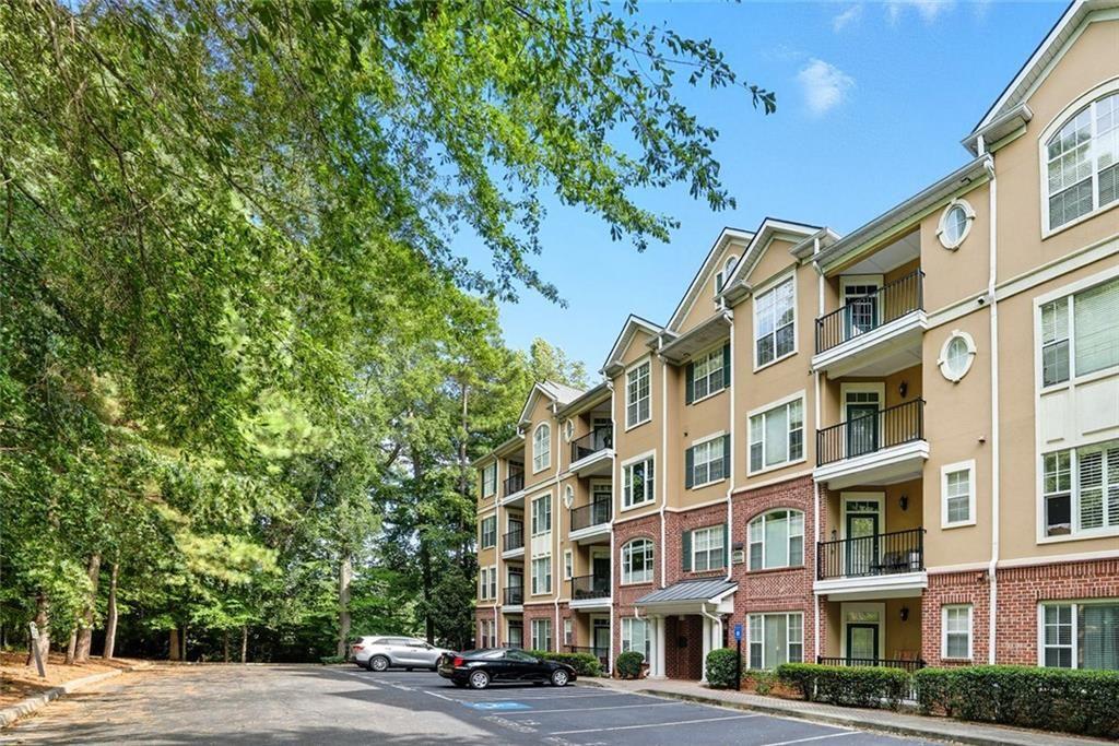2306 Stratford Commons