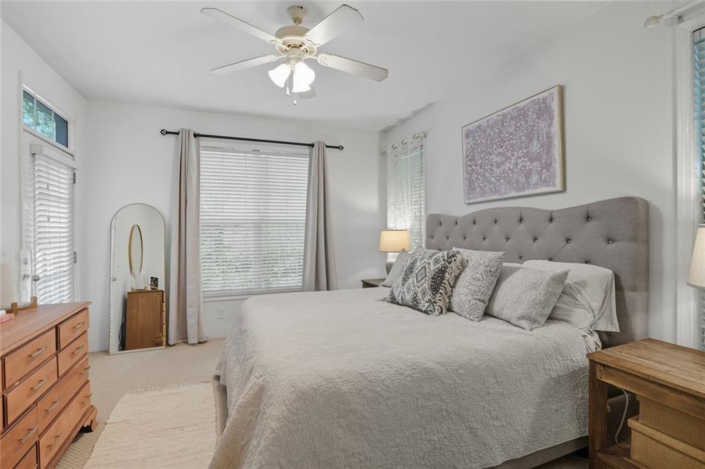 2306 Stratford Commons