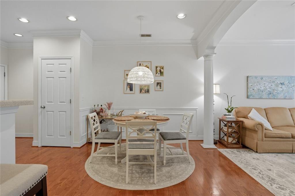 2306 Stratford Commons