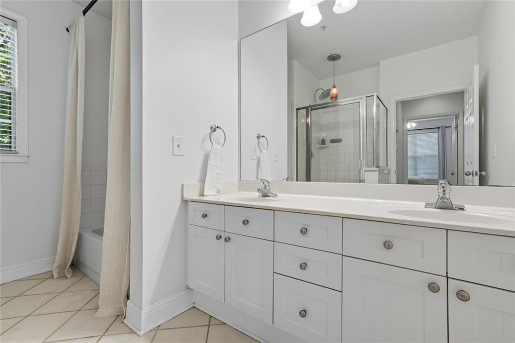 2306 Stratford Commons