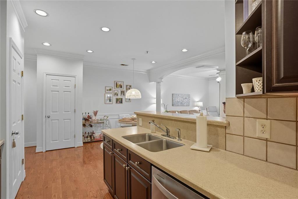 2306 Stratford Commons