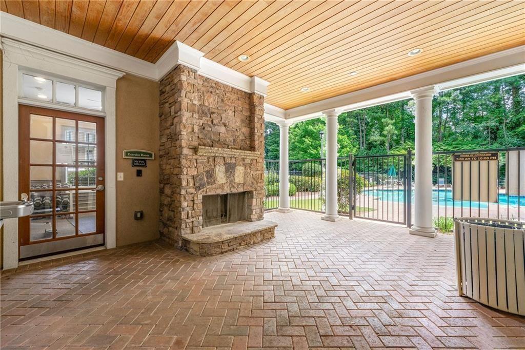 2306 Stratford Commons