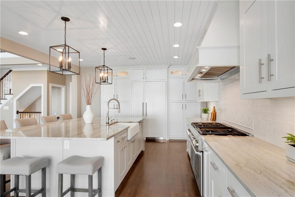 1850 E Gate Cove