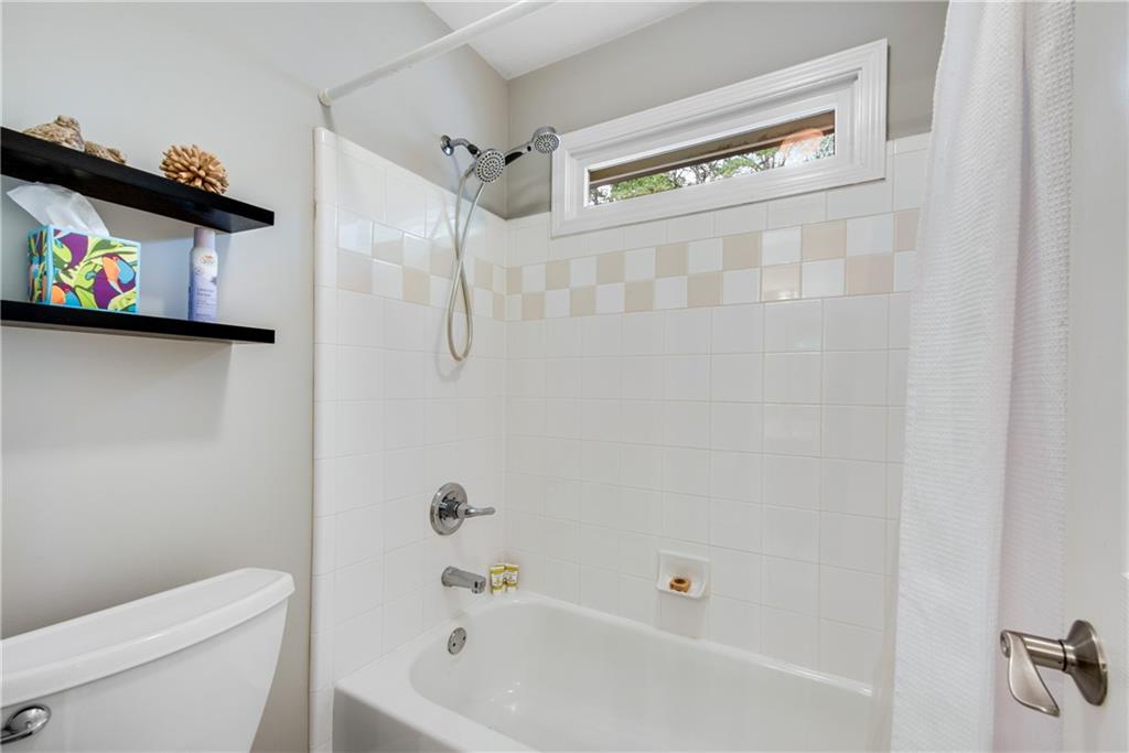 1850 E Gate Cove
