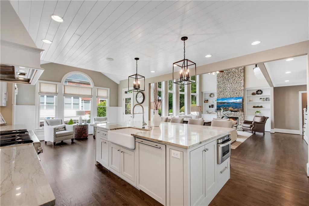 1850 E Gate Cove