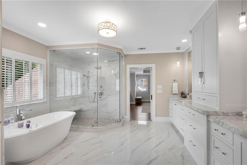 1850 E Gate Cove