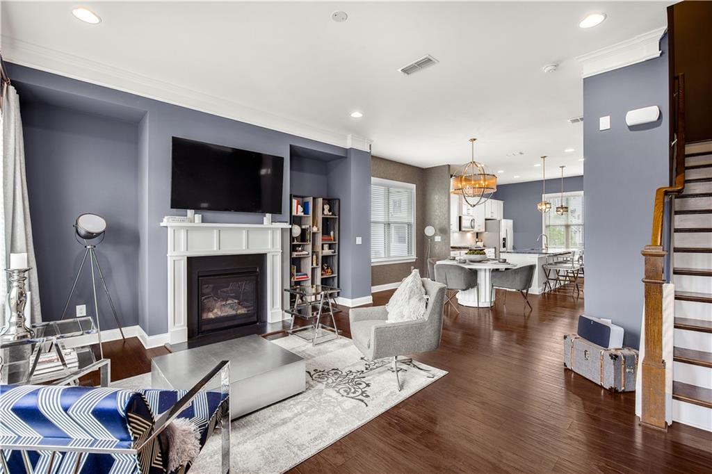 2013 Rockledge Road NE