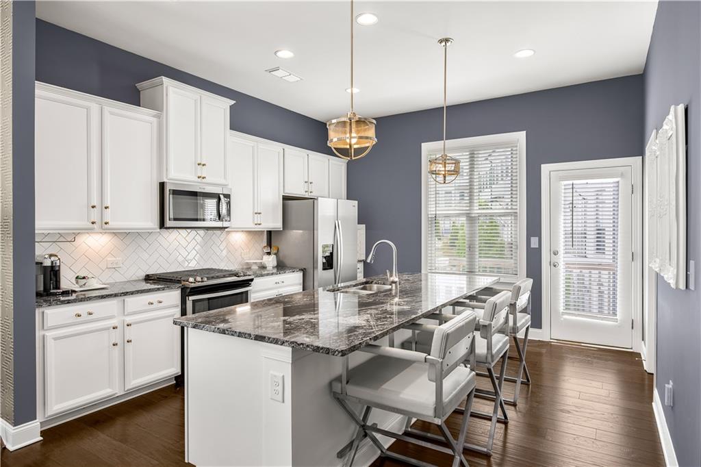 2013 Rockledge Road NE
