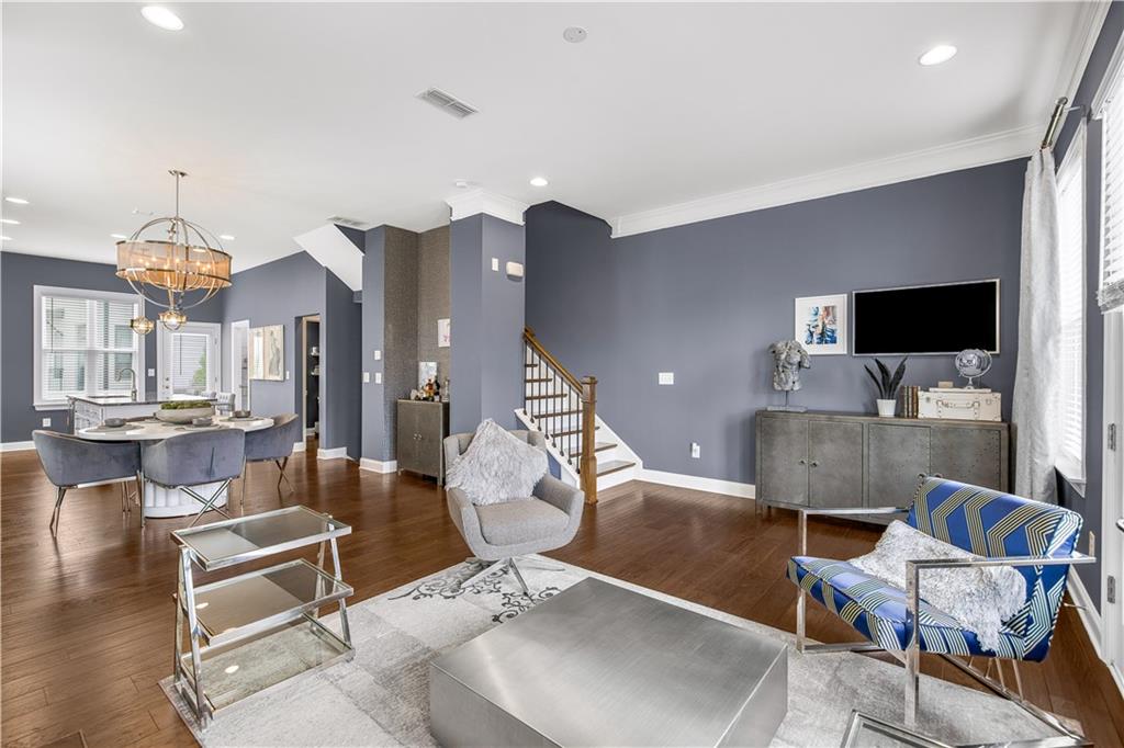 2013 Rockledge Road NE