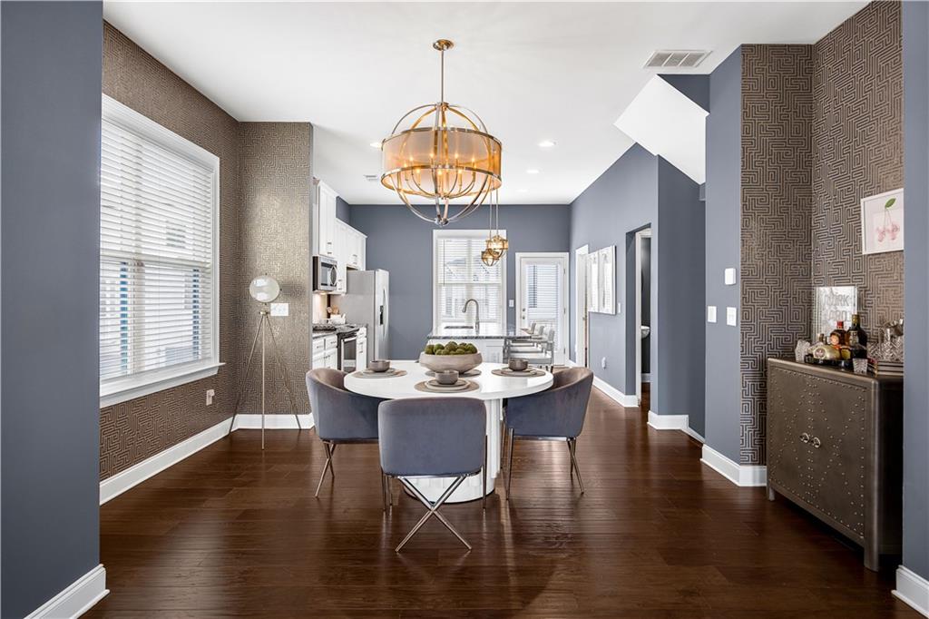 2013 Rockledge Road NE