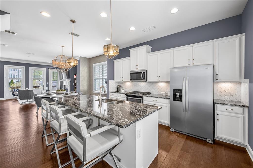 2013 Rockledge Road NE