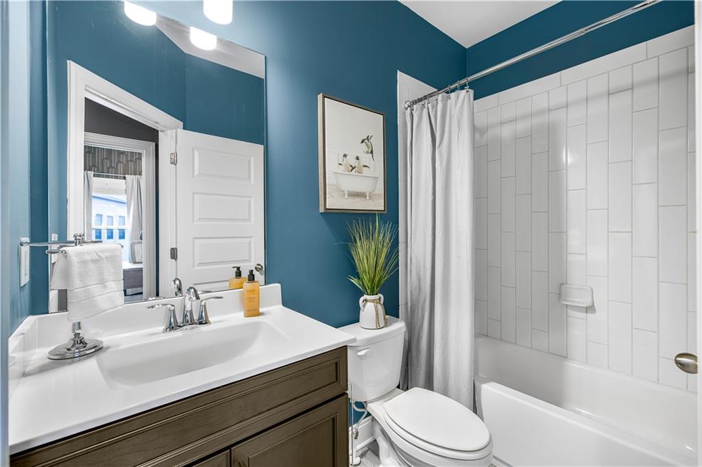 2013 Rockledge Road NE