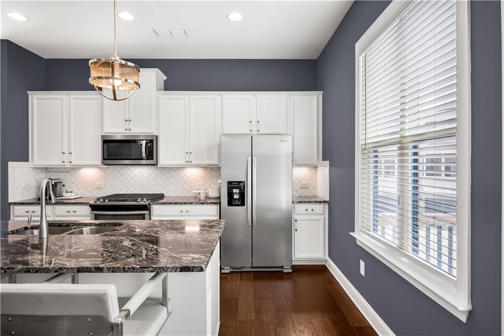 2013 Rockledge Road NE