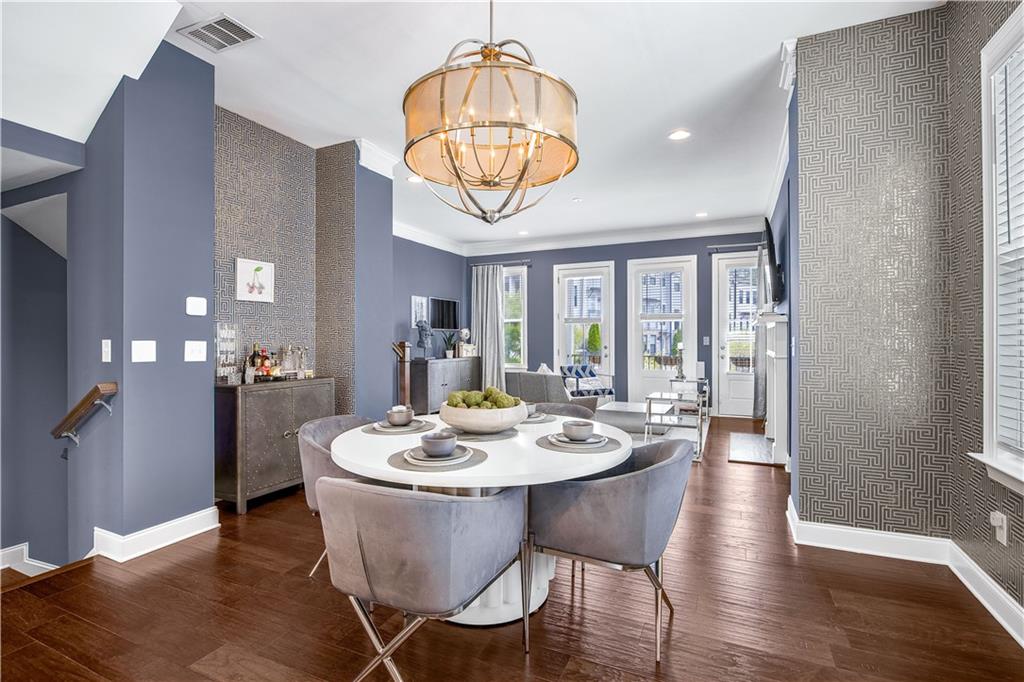 2013 Rockledge Road NE