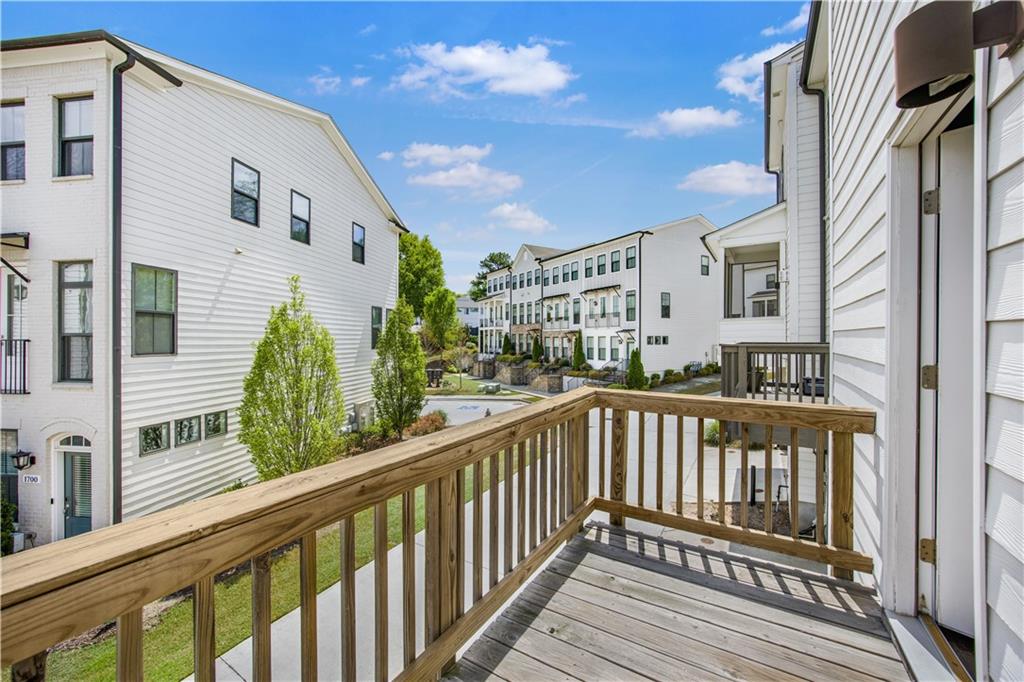 2013 Rockledge Road NE