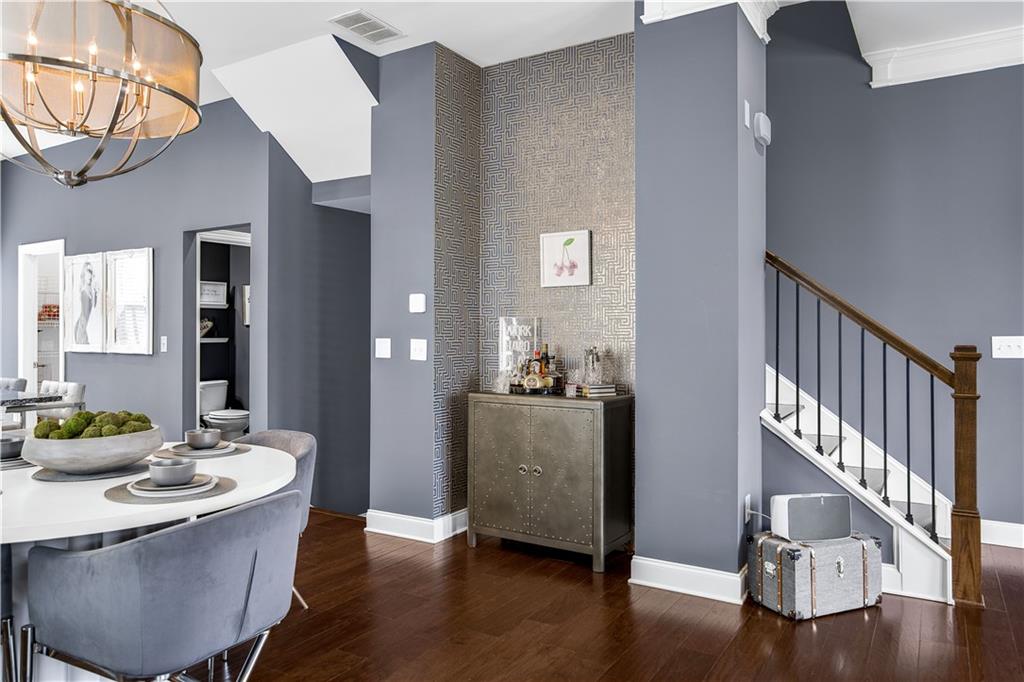2013 Rockledge Road NE