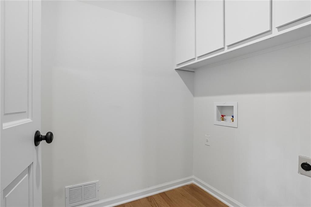 5786 Broxton Circle