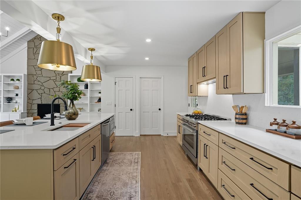 5786 Broxton Circle