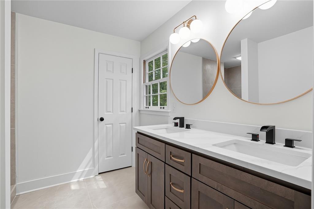 5786 Broxton Circle