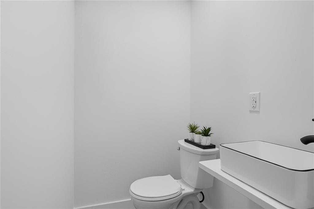 5786 Broxton Circle