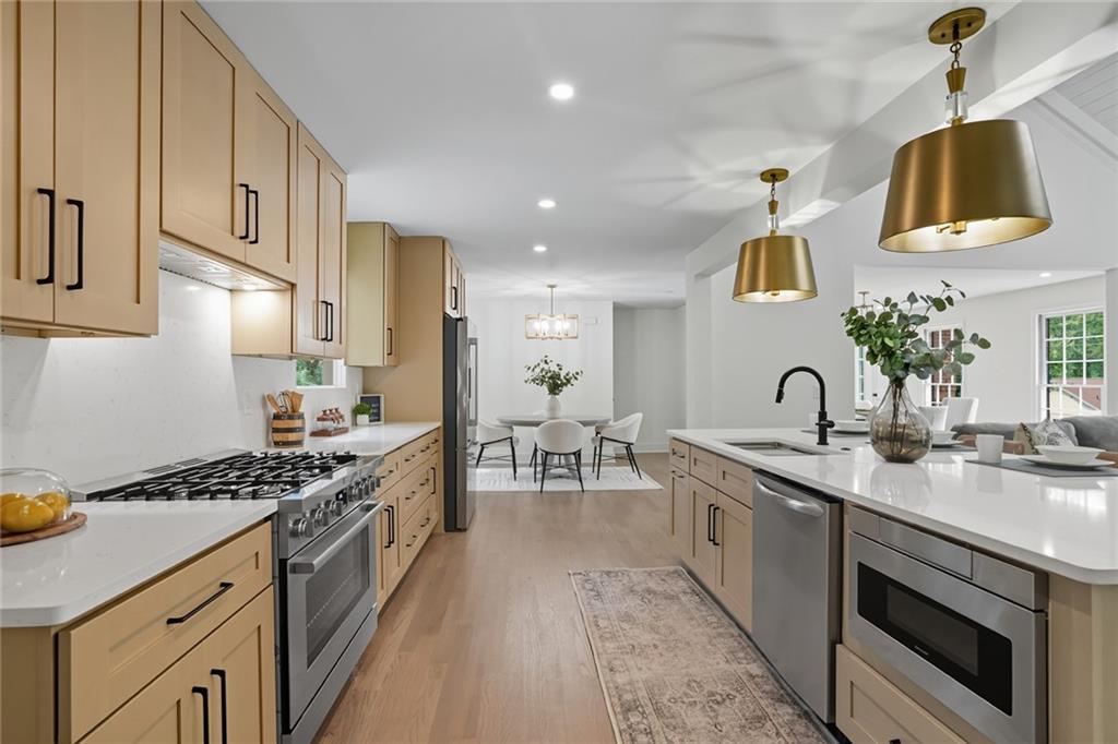 5786 Broxton Circle