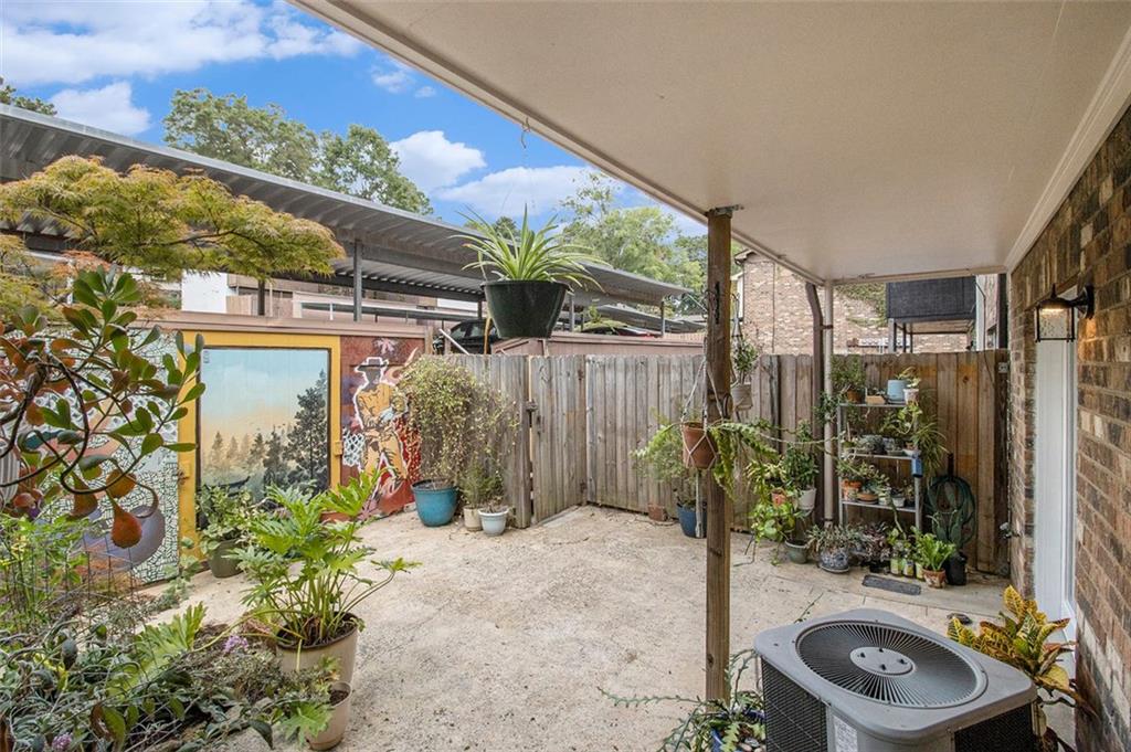606 Garden Walk Drive