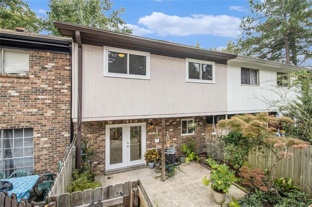 606 Garden Walk Drive