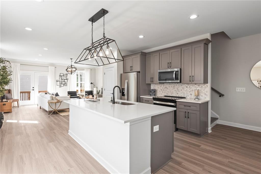 1967 Hollywood Road NW Unit 18
